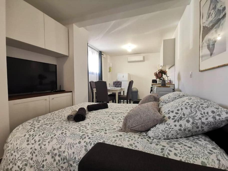 L'Elegant Duplex - Clim I Wifi I Proche Du Centre-Ville Miramas Eksteriør bilde